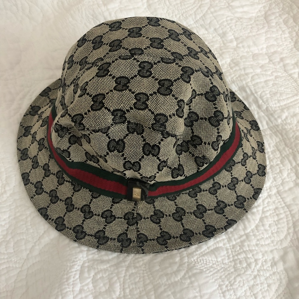 Gucci bucket hat